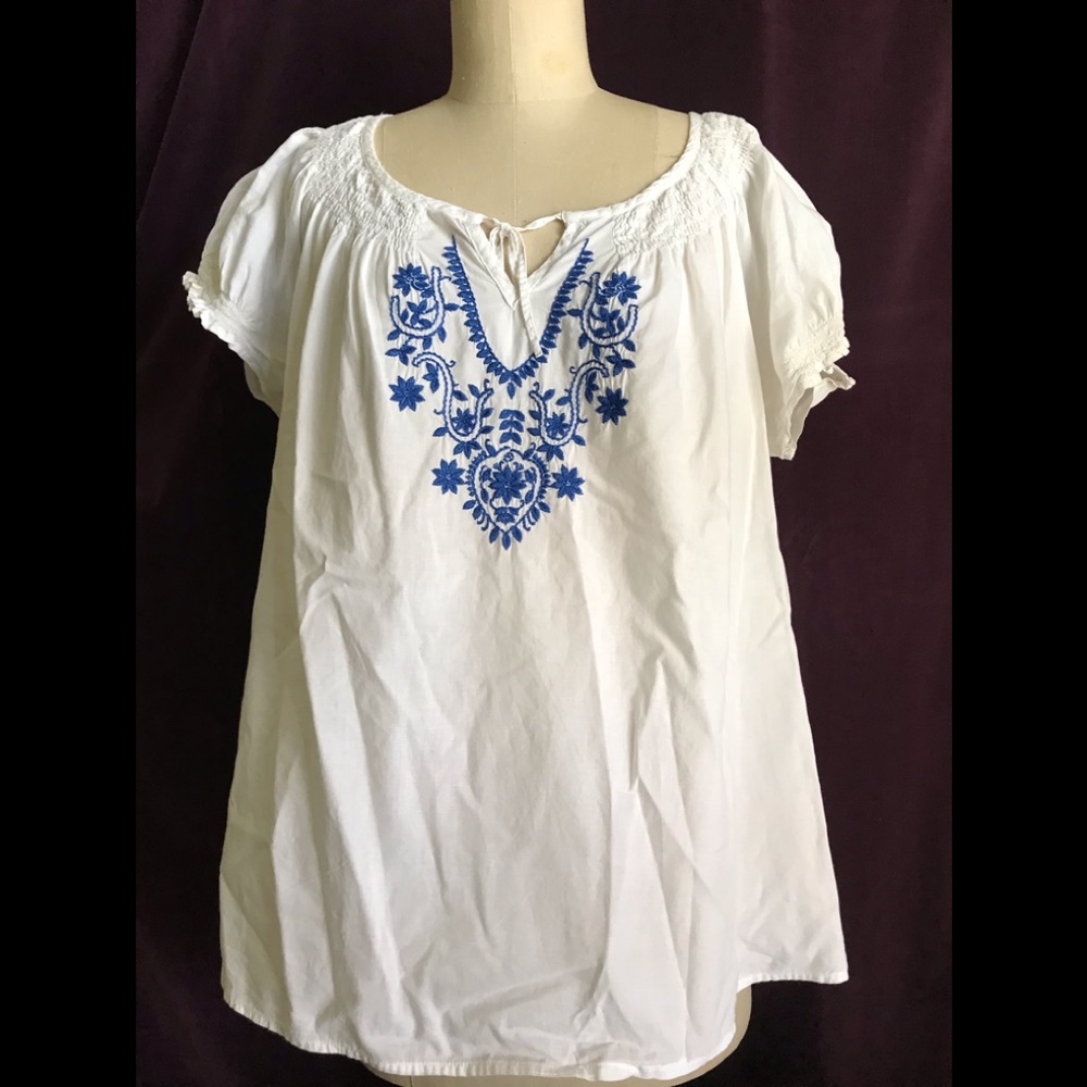 IZOD White/blue blouse XL
